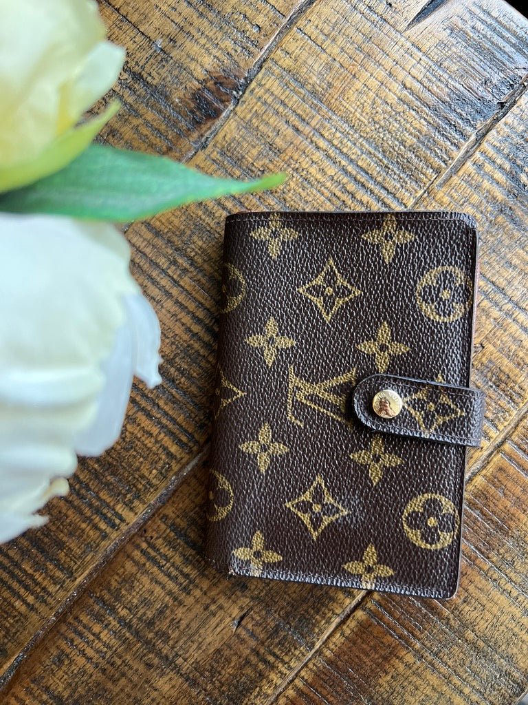 Louis Vuitton Monogram deals kisslock wallet