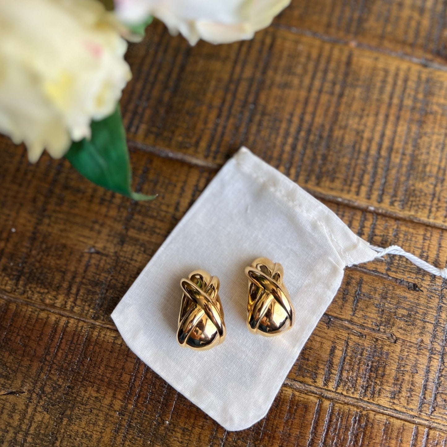 ST. JOHN Vintage Clip - On Earrings - Next Door Luxury